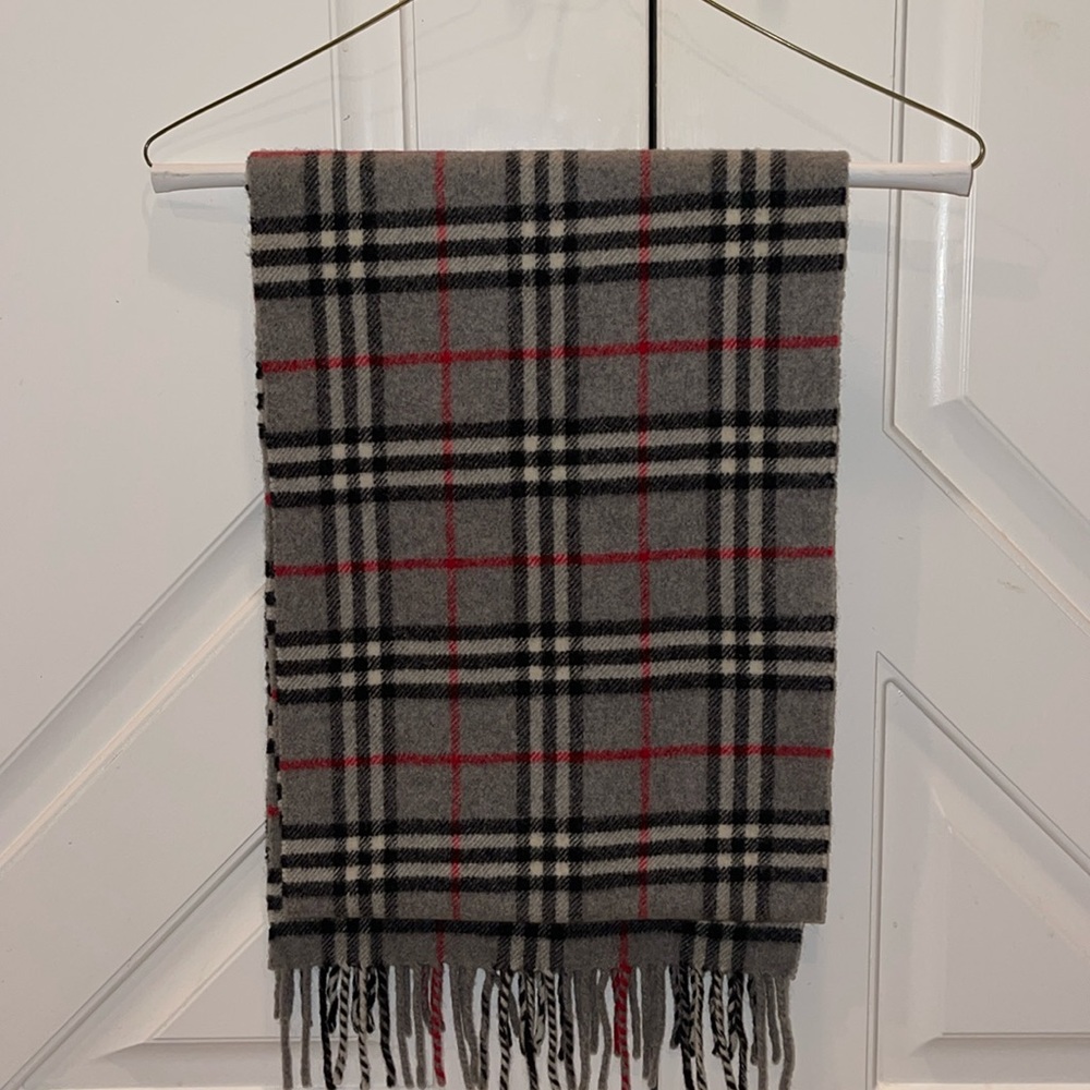 Burberry wool scarf